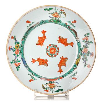 968. A famille verte dish, Qing dynasty, Kangxi (1662-1722).