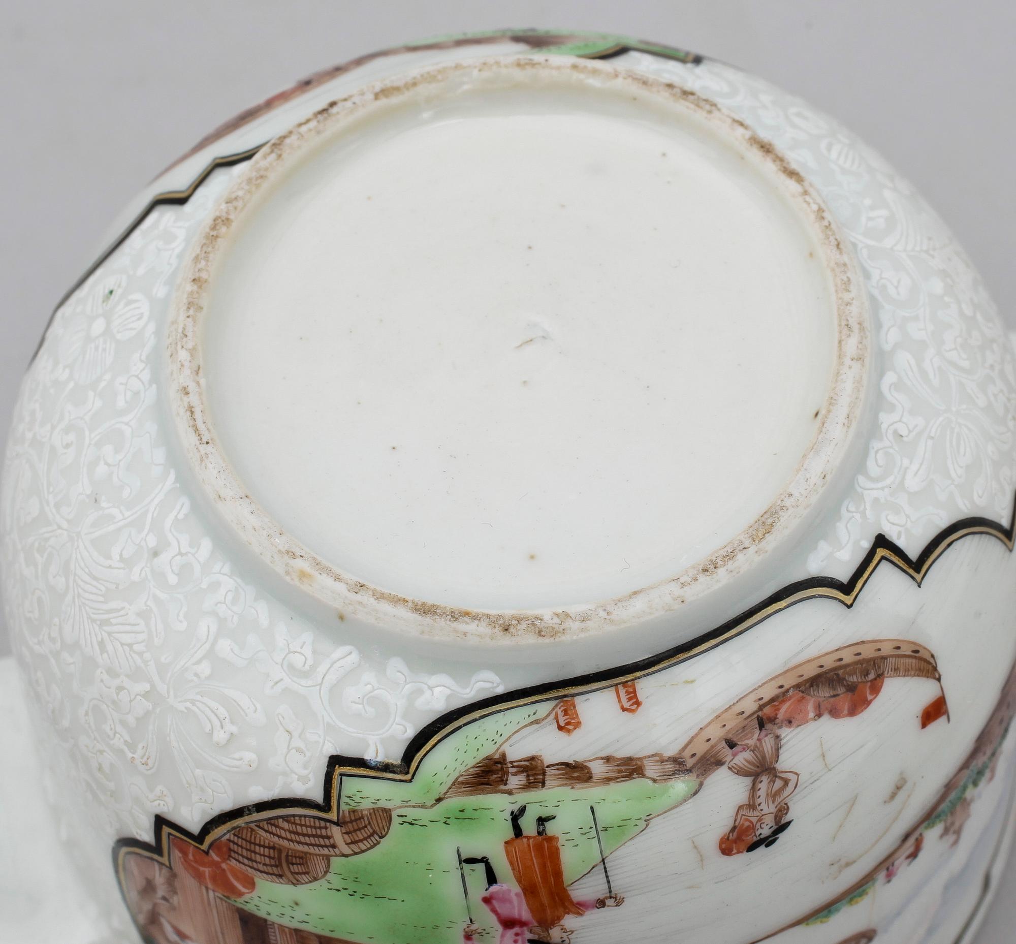 TALLRIKAR, ett par, samt skål, kompaniporslin. Qianlong (1736-1795).