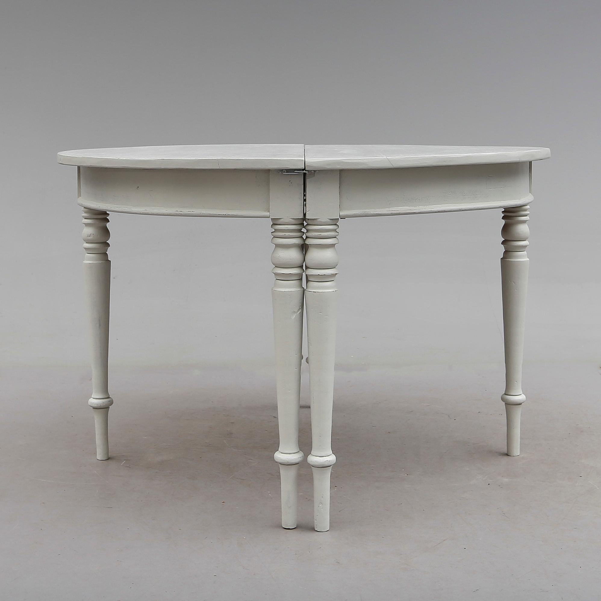 BORD, 2 st, 1800-talets andra hälft.