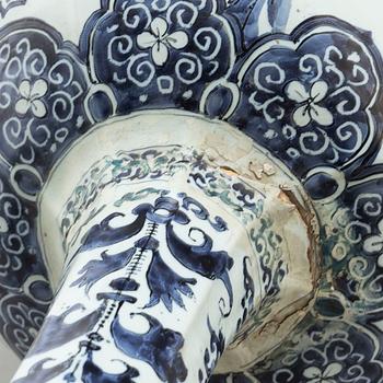 Three massive blue and white faiance vases, Delft, 18th century.