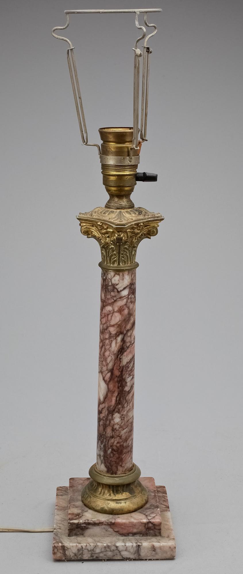 BORDSLAMPA, 1900-talets mitt.