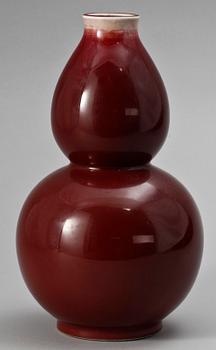 513. A Chinese copper-glaze vase.
