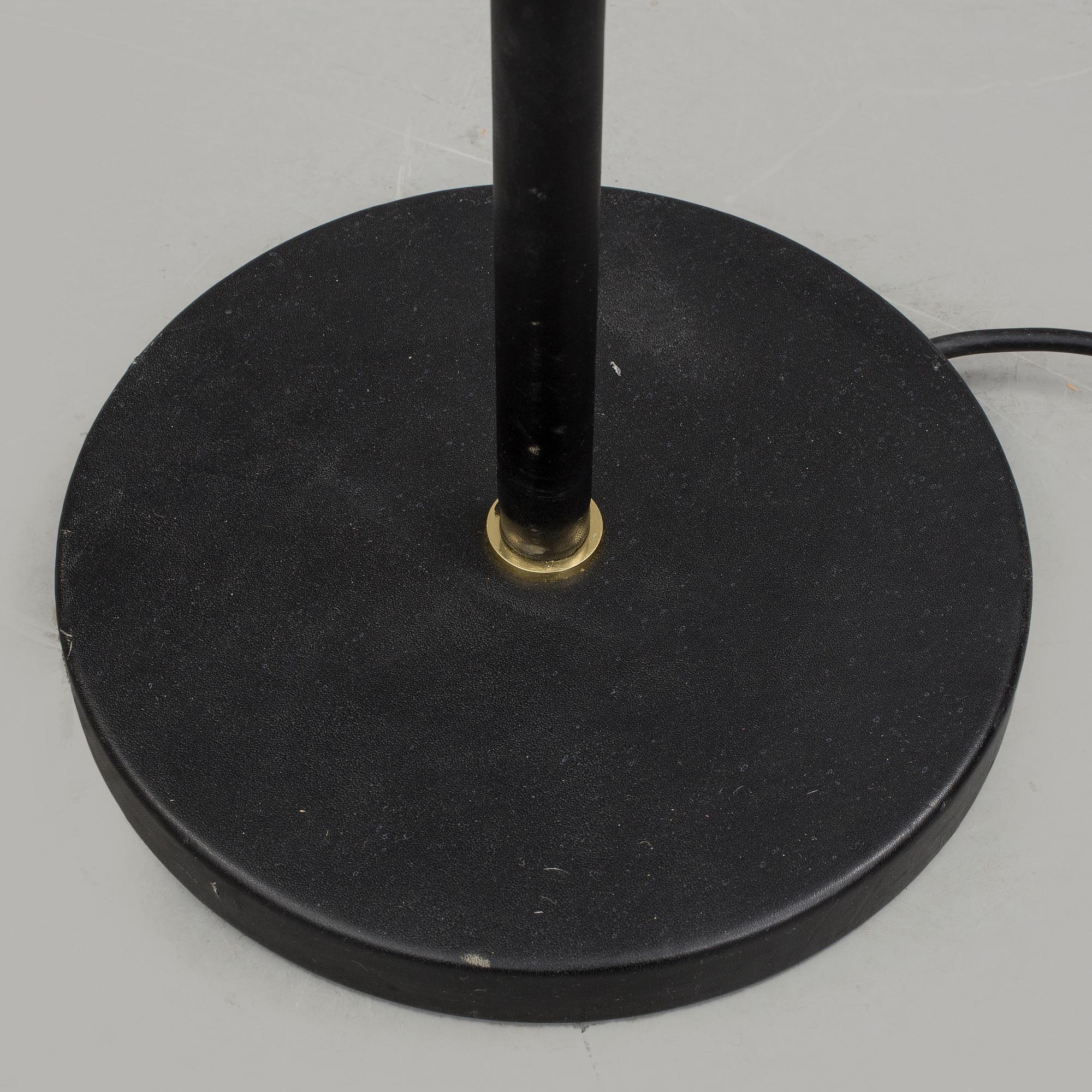 GOLVLAMPA, "modell A810", Alvar Aalto, Artek, Finland, 1900-talets andra hälft.