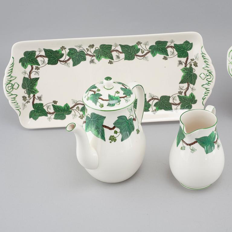 KAFFESERVIS, 17 delar, porslin, "Napoleon Ivy", Wedgewood, 1900-tal.