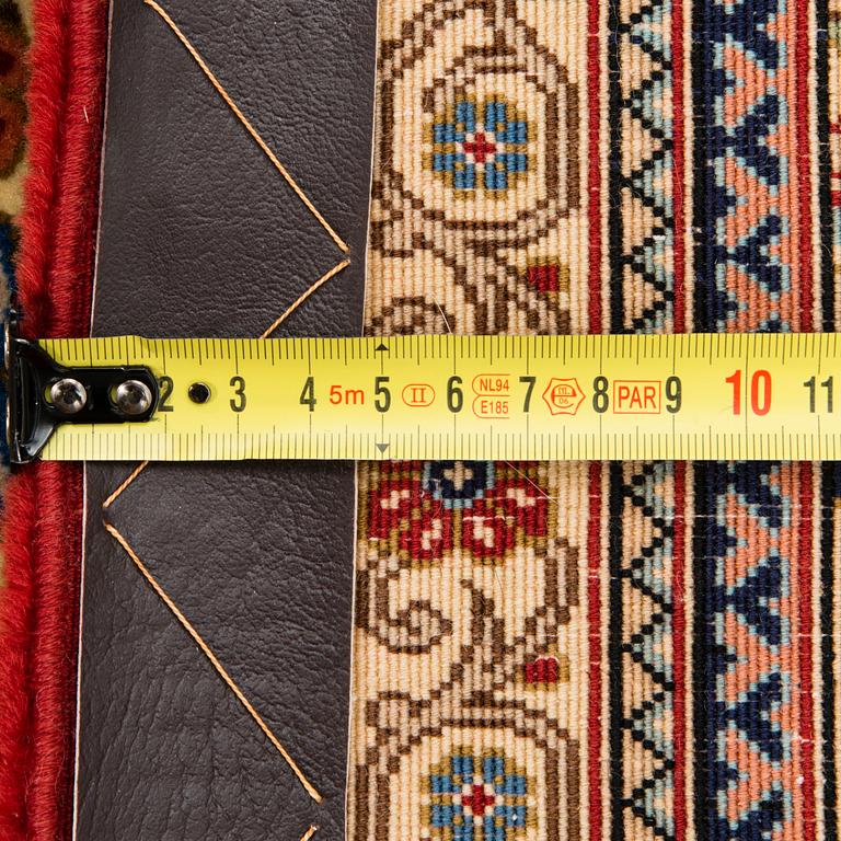 MATTA, Qum / Ghom. Ca 306x201 cm.