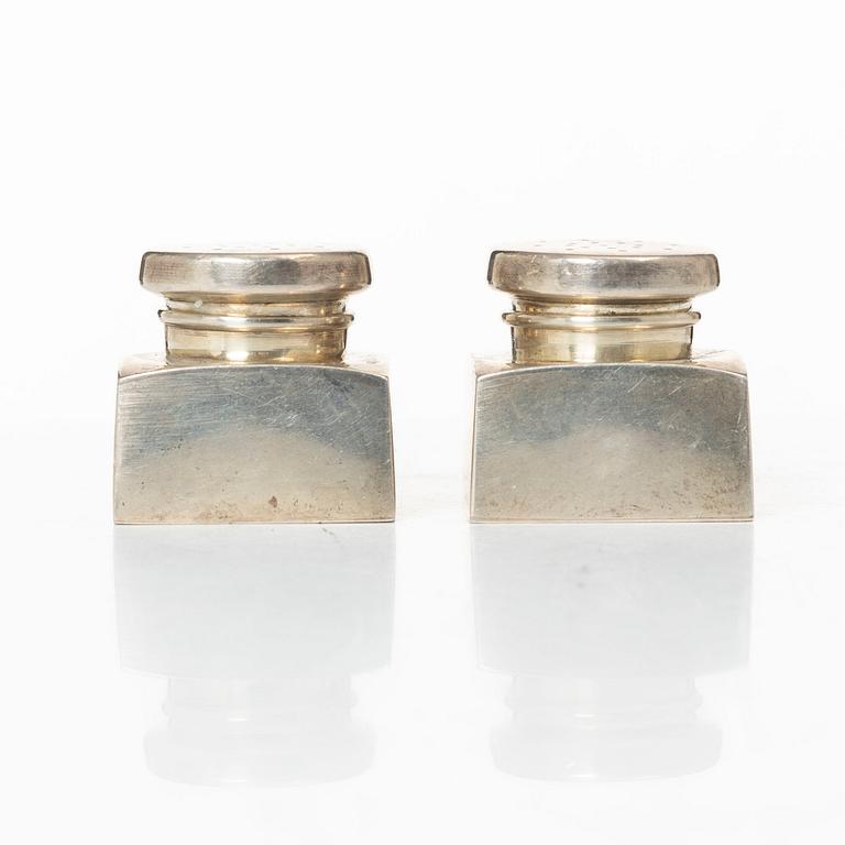 Shakers, a pair, silver, first half of the 20th century.