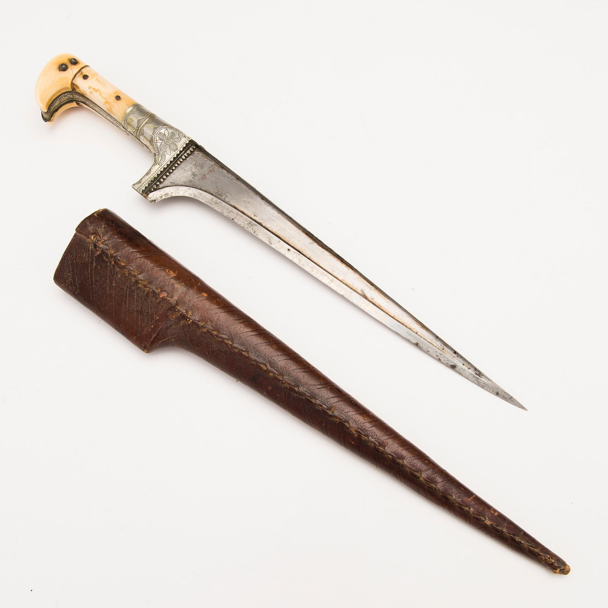 An Indo-persian Pesh-kabz dagger, 1800/1900s.