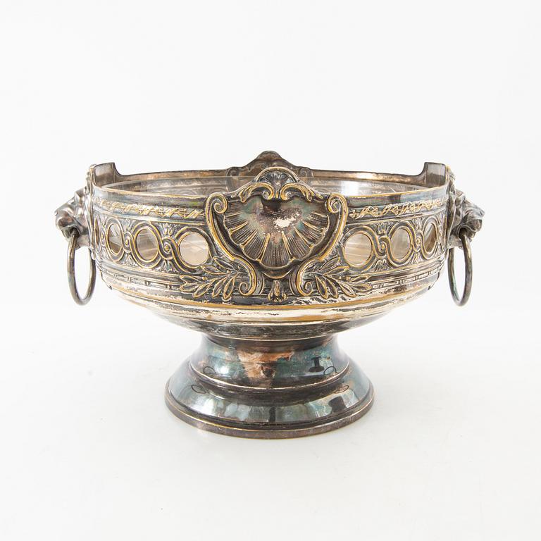 Bowls on foot, 2 pcs including GAB silverplate, early 20th century.