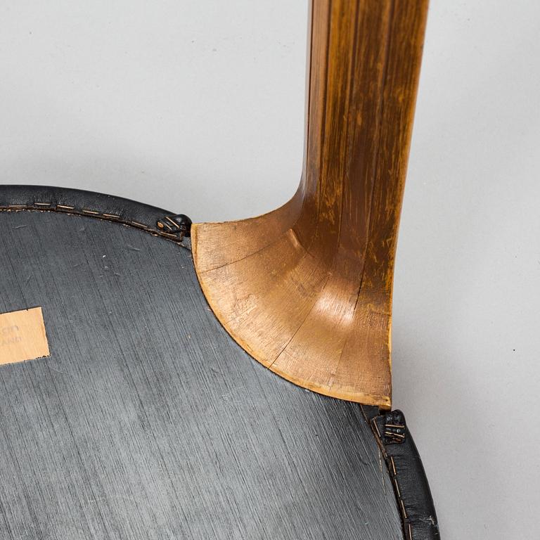Alvar Aalto, A mid 20th century 'X600' stool for Artek.