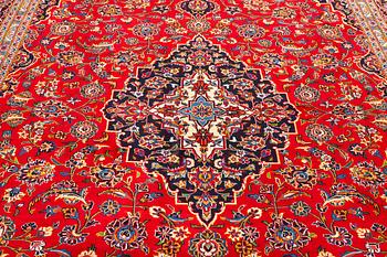 A Keshan carpet, c. 405 x 300 cm.