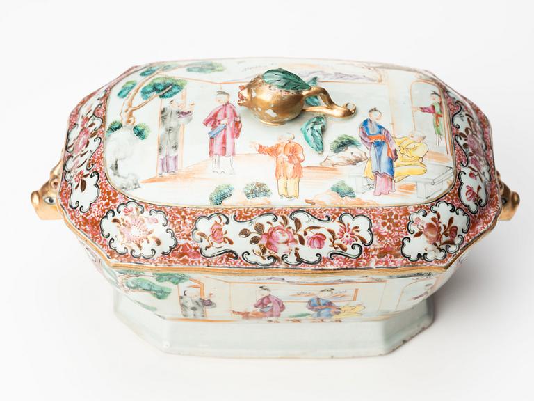 A famille rose tureen with cover, Qing dynasty, Qianlong (1736-95).