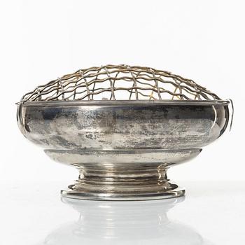 A parcel gilt silver bowl for flower arrangement, Garrard & Co Ltd, Birmingham 1975.