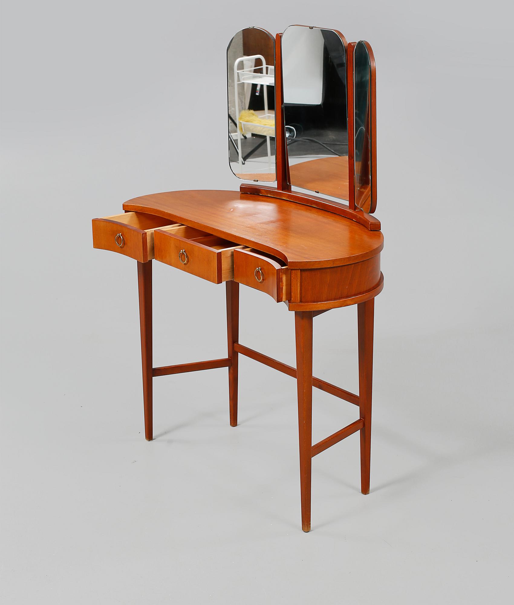 SMINKBORD, 1900-talets andra hälft.