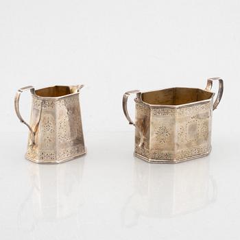 An English silver creamer and a sugarbowl, mark of Henry William Curry, London 1878.