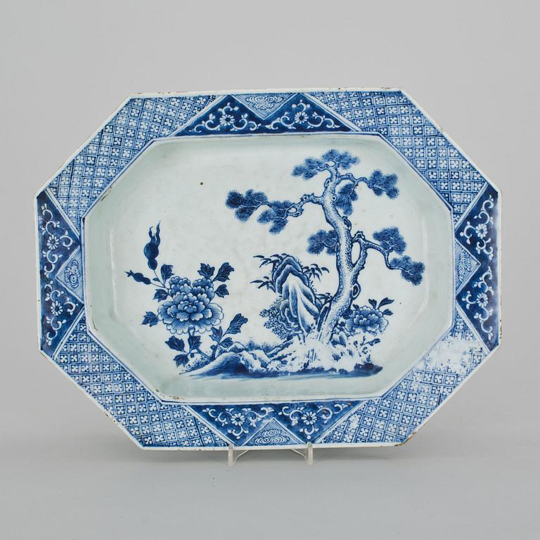 TERRINFAT, kompaniporslin. Qing dynastin, Qianlong (1736-95).