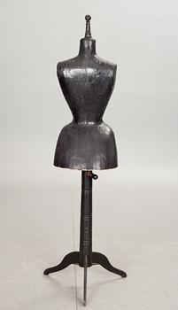 TORSO/PROVDOCKA, 1900-talets första hälft.