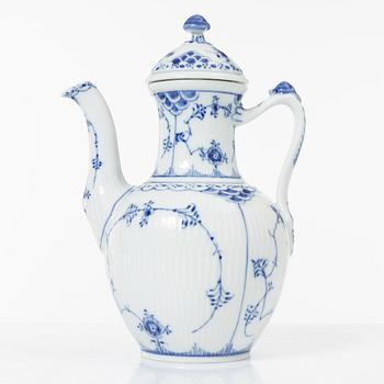 Royal Copenhagen 9 service pieces.