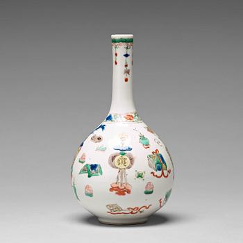 604. A famille verte vase, Qing dynasty, Kangxi (1662-1722).