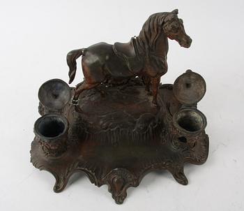 TOBAKSBURKAR, 2 st och SKRIVSTÄLL, 1800-tal samt art deco.