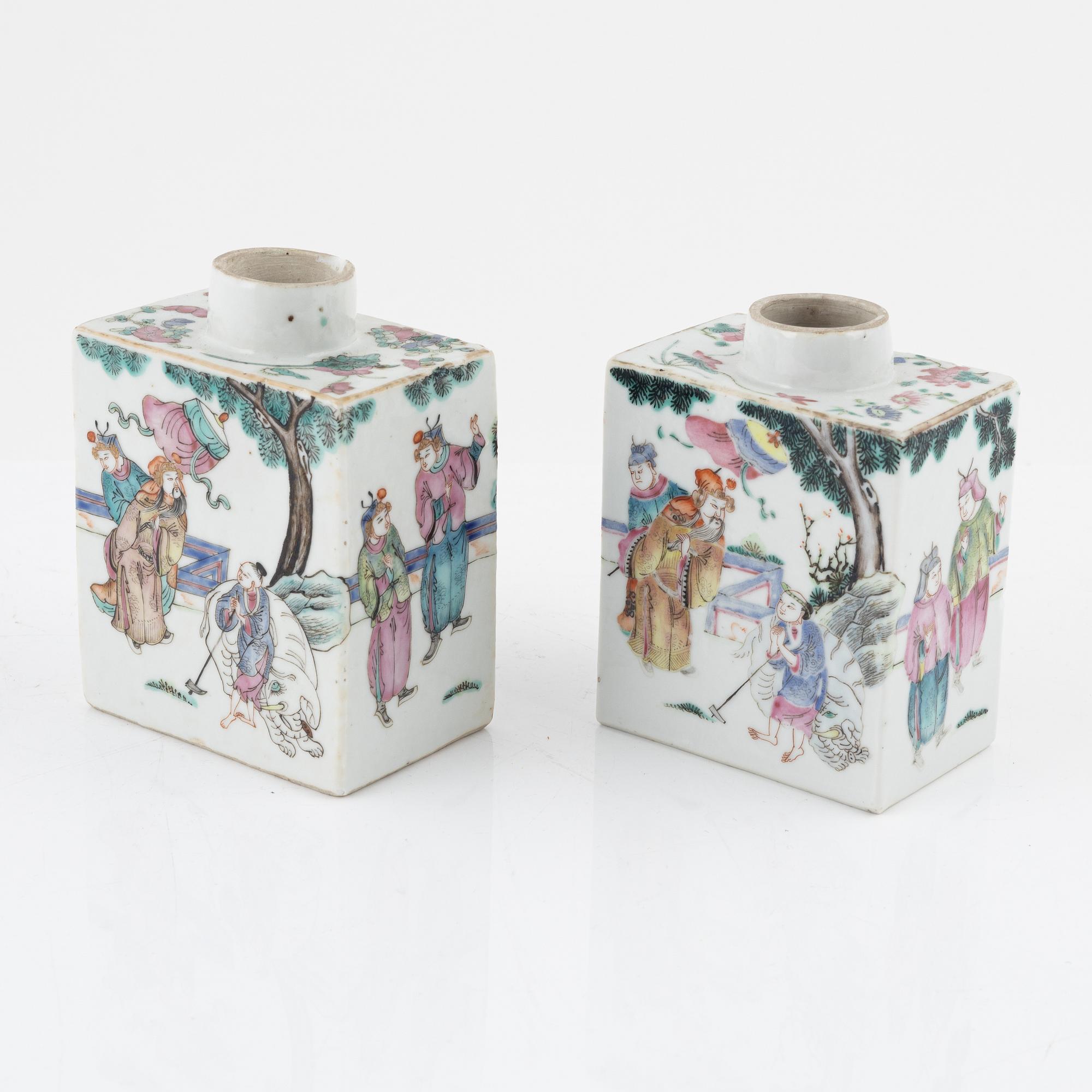 Tedosor, ett par, porslin, Kina, sen Qingdynasti, omkring år 1900.