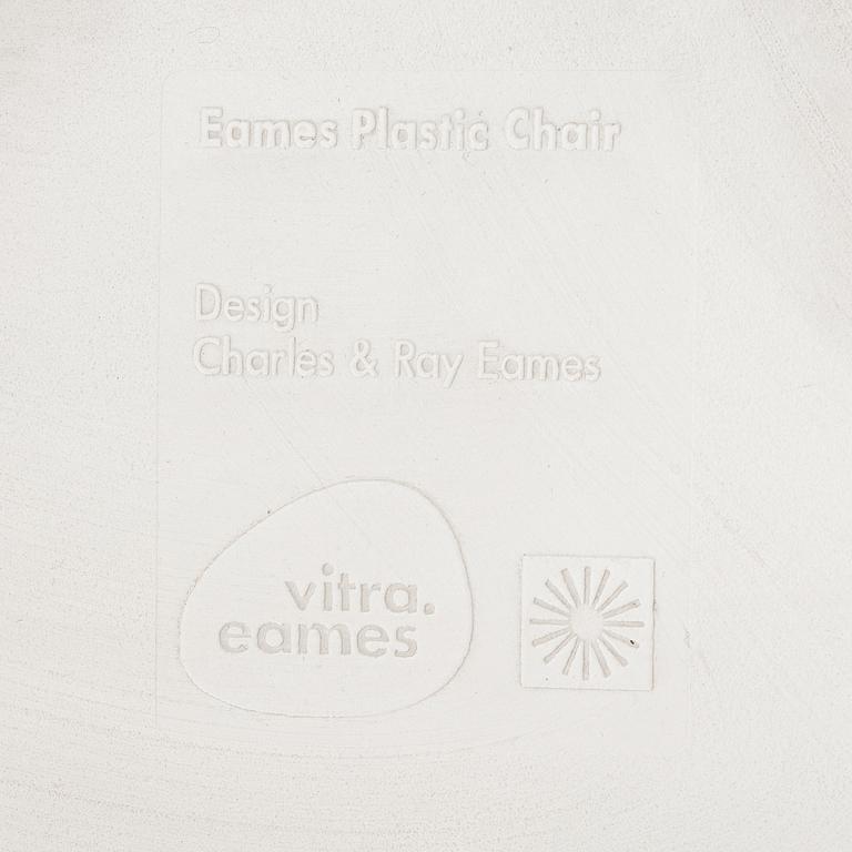 Charles & Ray Eames, stolar, ett par, "Plastic chair DSR", Vitra,