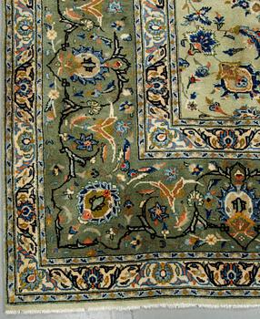 A carpet Kashan, 400 x 297 cm.