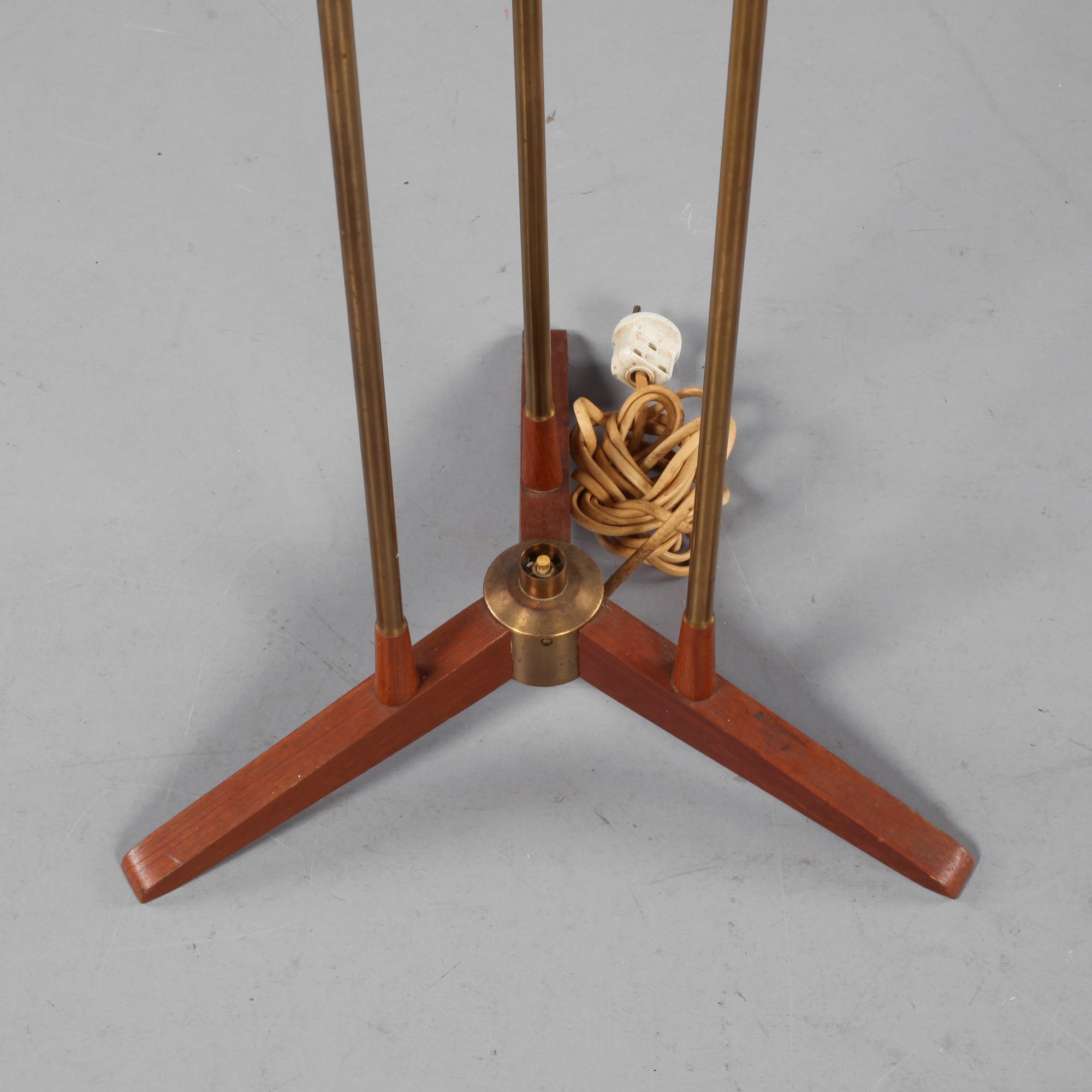 GOLVLAMPA, 1950-tal.