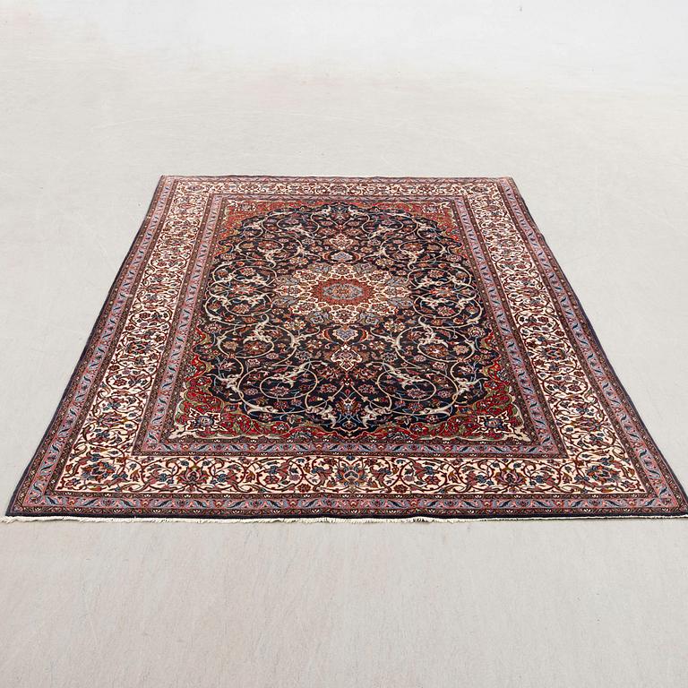 Carpet Isfahan old/semi-antique approx. 240x160 cm.