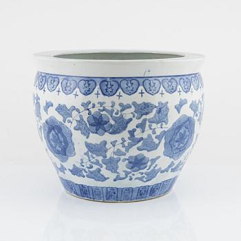 A blue and white porcelain fish basin, China, second half of the 20th Century.
