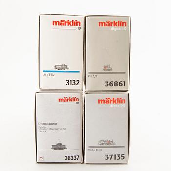 4 Märklin locomotives, 36861, 37135, 3132 and 36337.