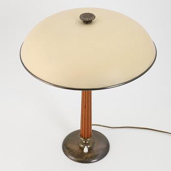 A Swedish Modern table lamp model '30246' by Nordiska Kompaniet, Stockholm, 1940's.