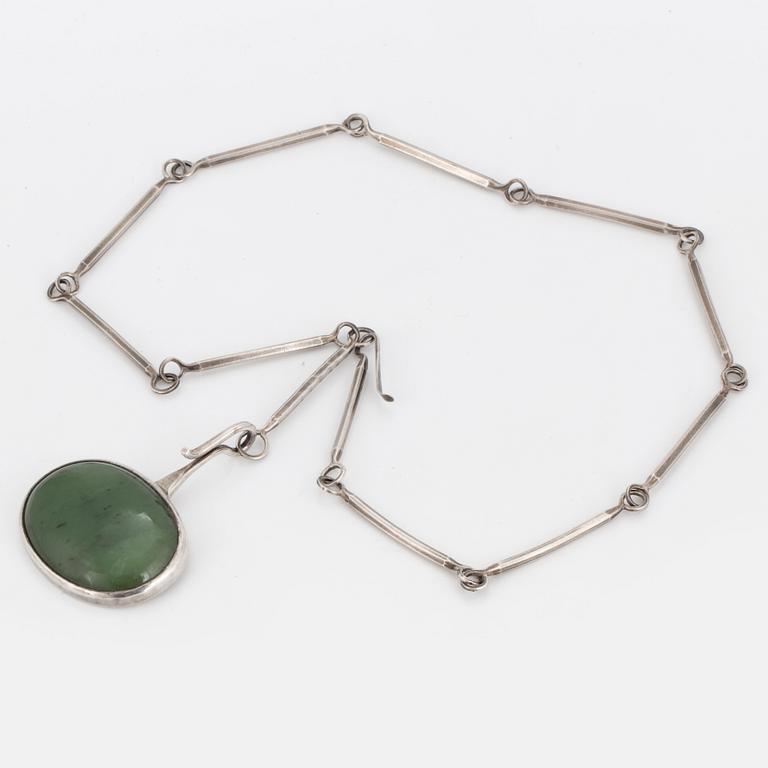 BENGT LILJEDAHL, Necklace, sterlingsilver with green stone.