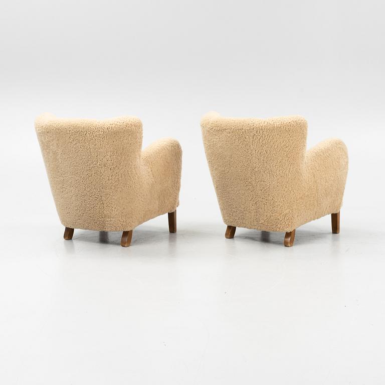 A pari of Scandinavian Modern lounge chairs 1940's/1950's.