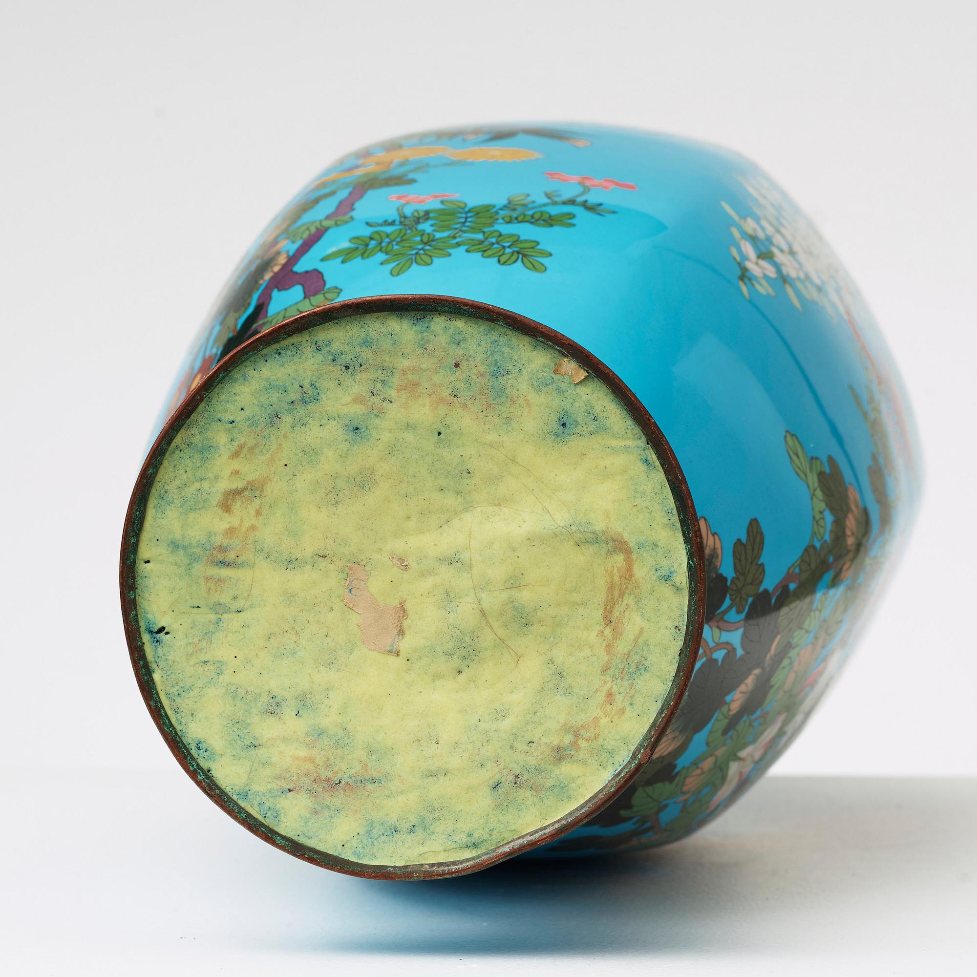 VAS, cloissonné, troligen Japan, 1800/1900-tal.