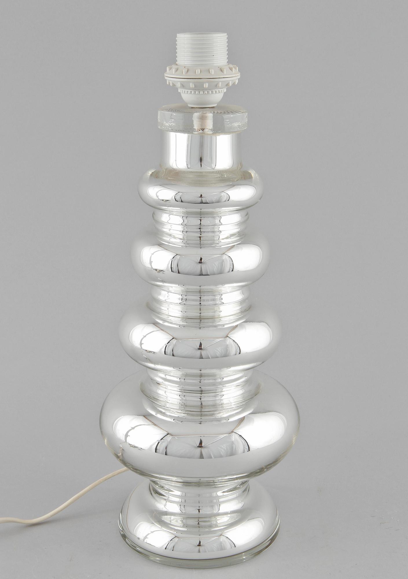 BORDSLAMPA, 1900-talets andra hälft.