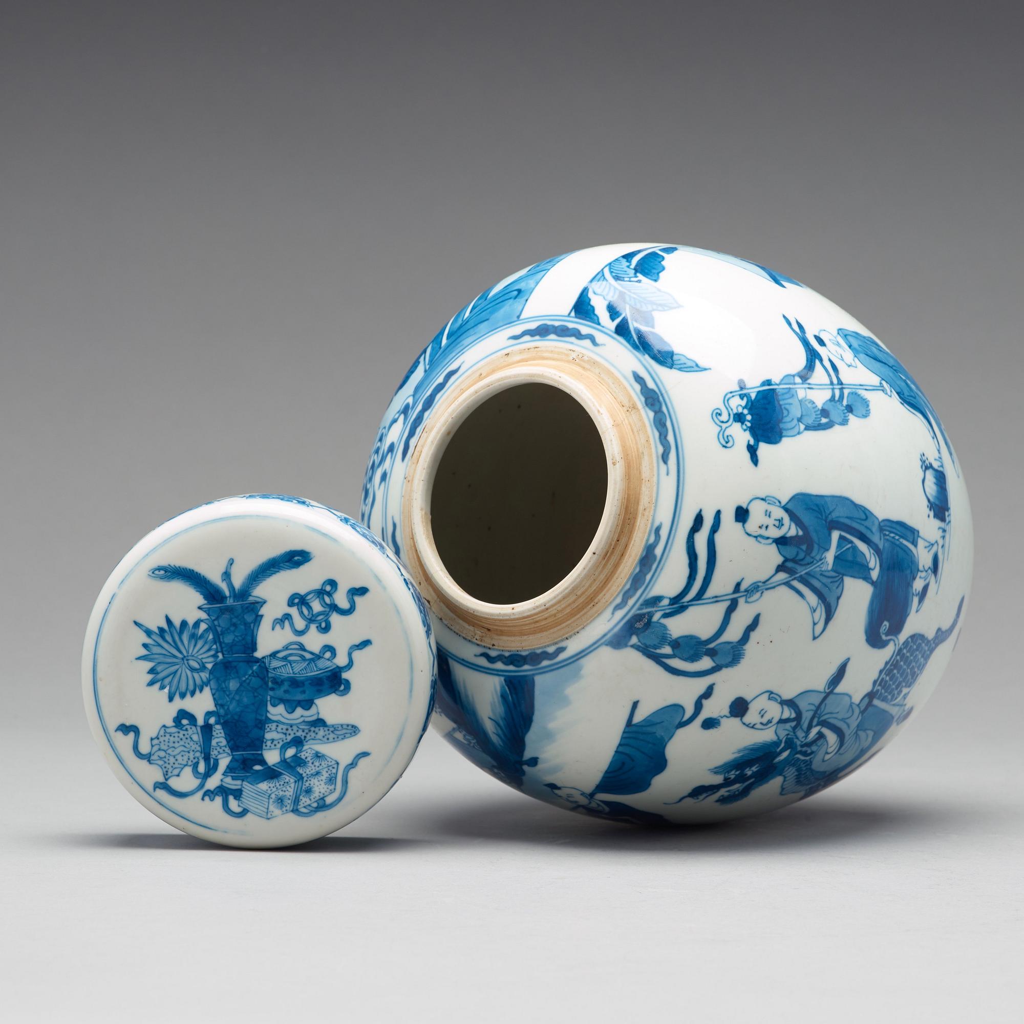 KRUKA med LOCK, porslin. Qingdynastin, Kangxi (1662-1722).