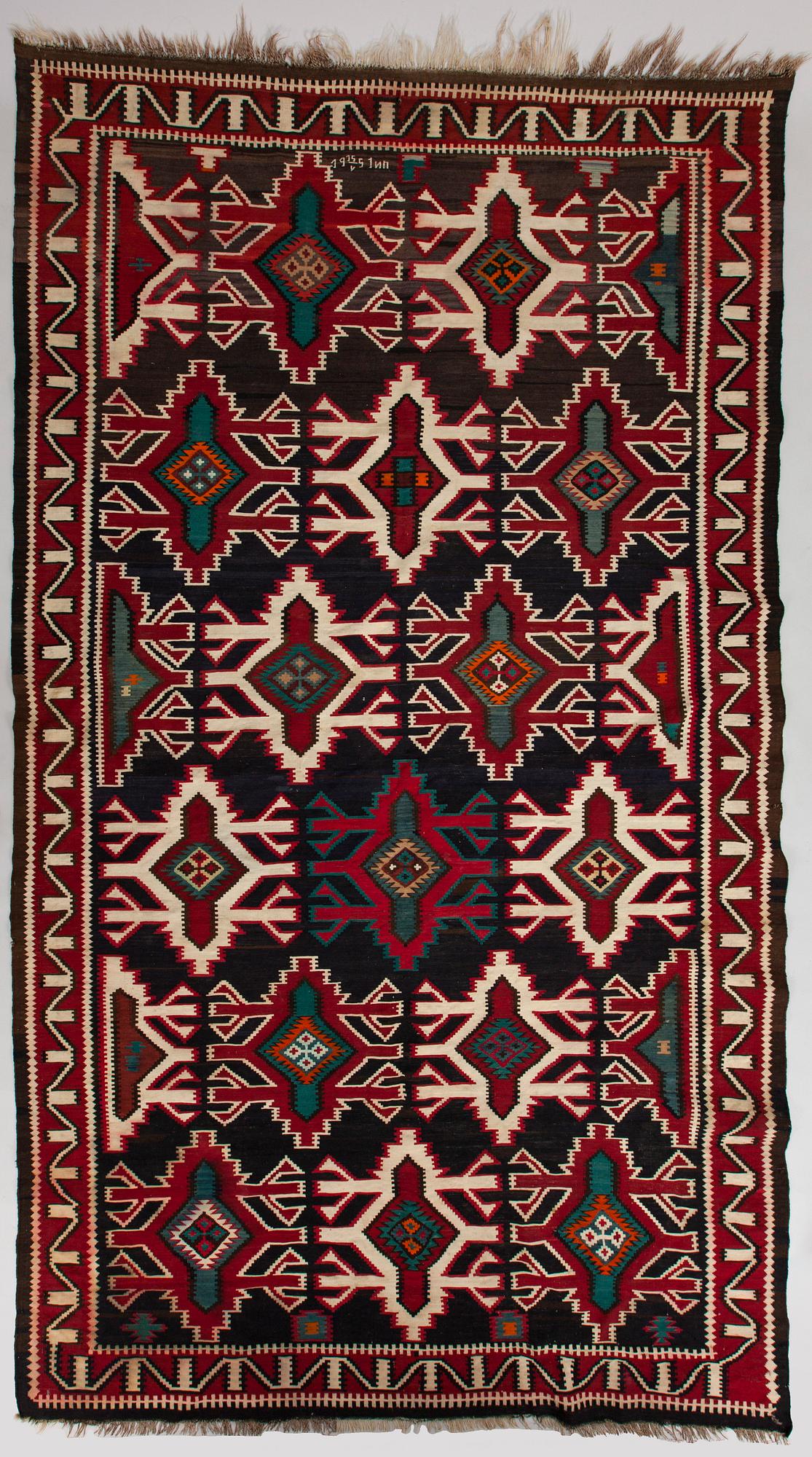 Matto, Kelim, päivätty. Noin 305 x 175 cm.