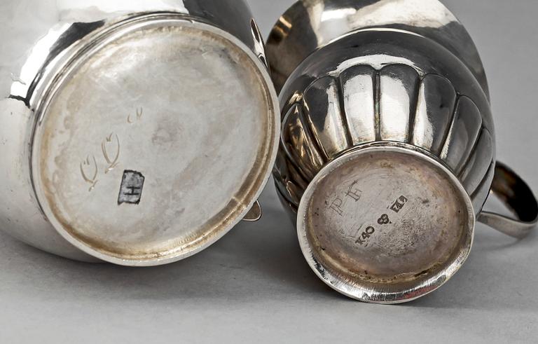 GRÄDDKANNOR, 2 st, silver, empire, bla Johan Fredrik Masman, Stockholm 1815. Totalvikt 130 g.