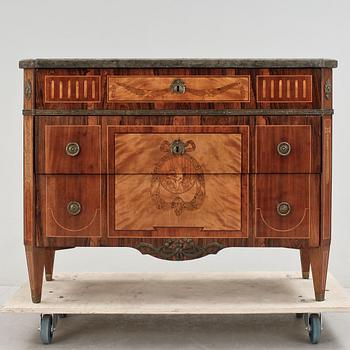 BYRÅ, gustaviansk stil, omkring år 1900.