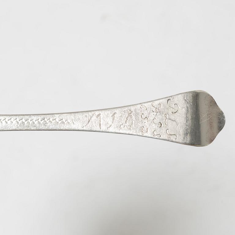 Gottfried Dubois, råttsvanssked, silver, Stockholm 1727.