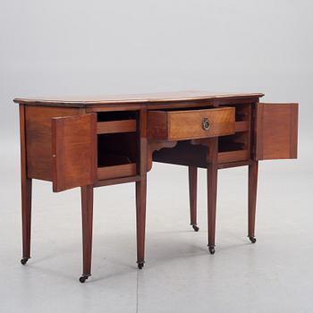 SKRIVBORD/SIDEBOARD, engelsk stil, 1900-tal.