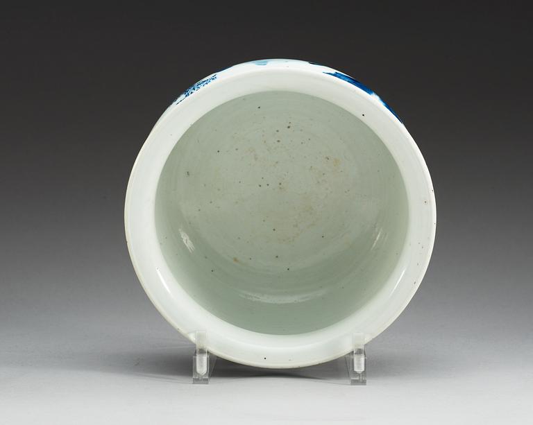 A blue and white tripod censer, Qing dynasty, 18th Century.