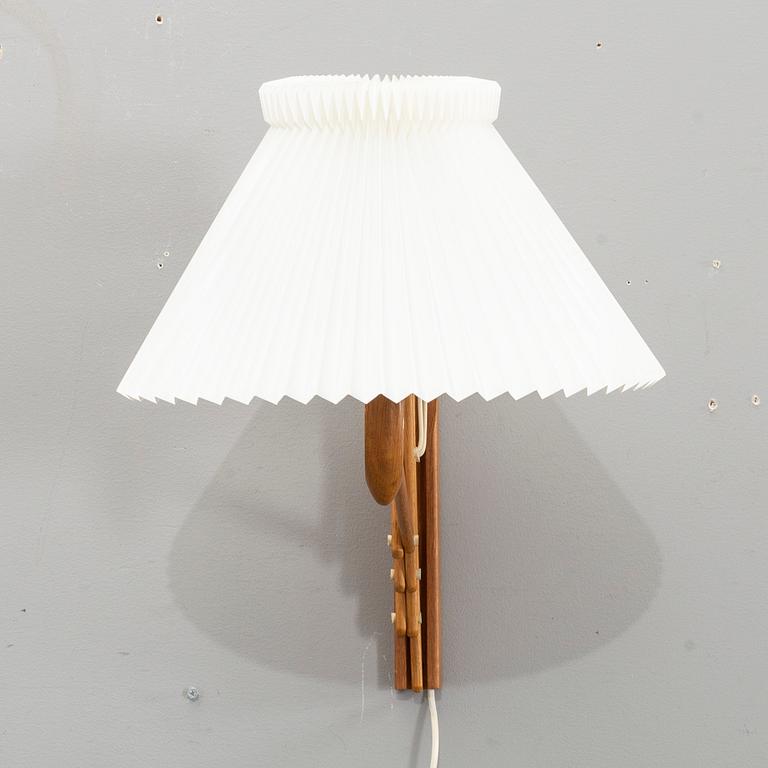 ERIK HANSEN, vägglampa, modell 332/334, Le Klint, Danmark.