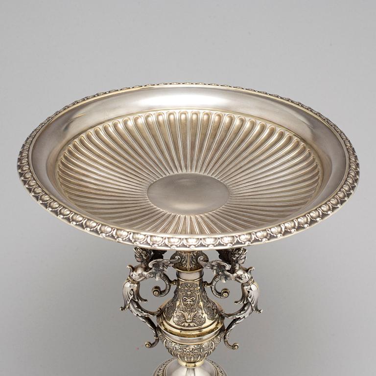 A Swedish 19th century parcel-gilt silver tazza/bowl,  mark of CG Hallberg, Stockholm 1883.