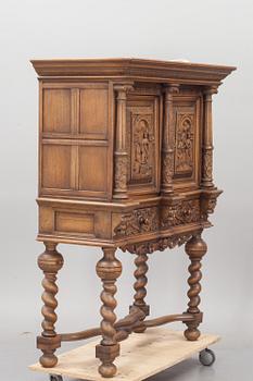 BARSKÅP, barockstil, 1900-talets andra hälft.