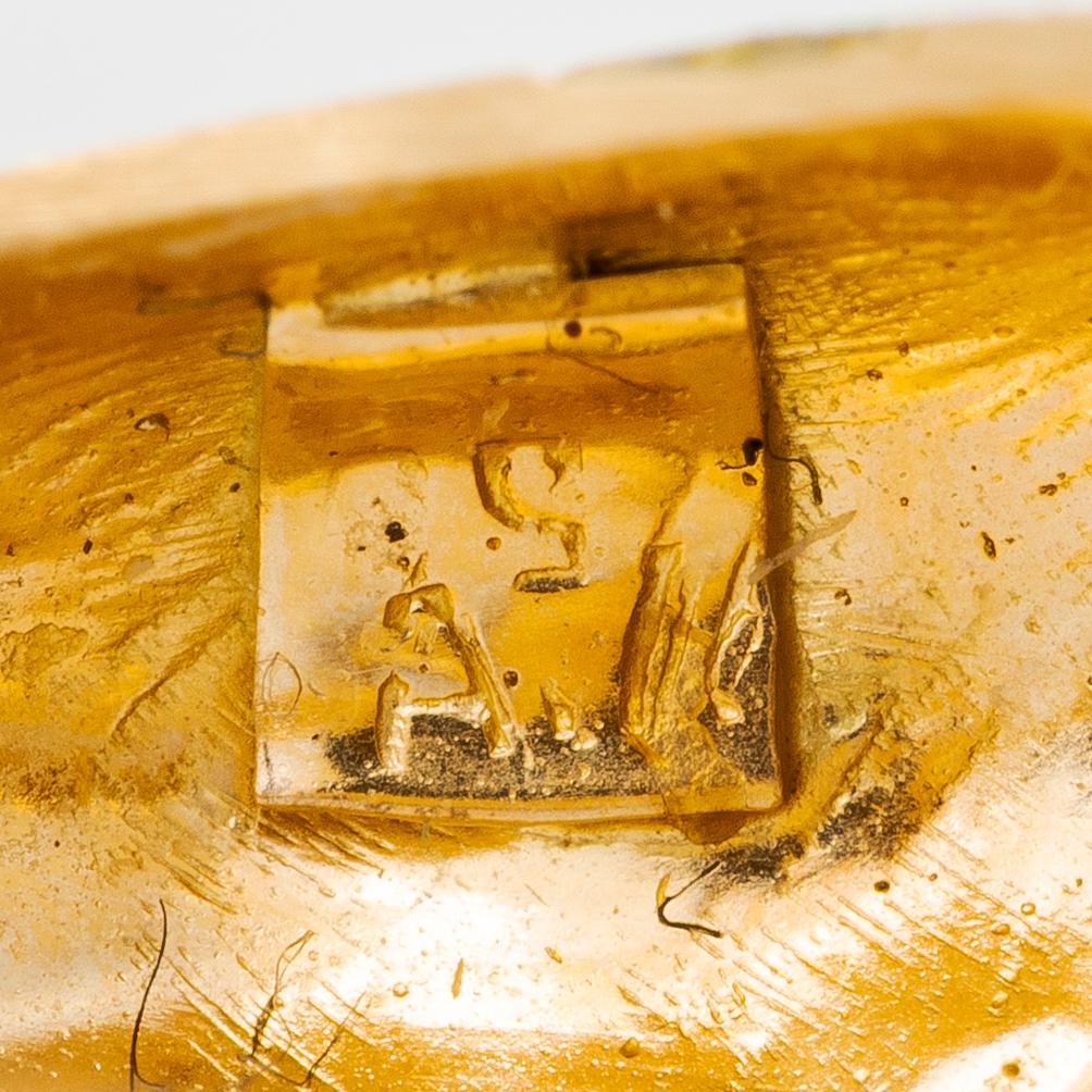 Ring, 18K guld och emalj, i form av vädur.