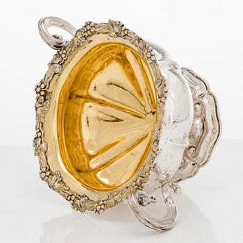 A silver sugar bowl, R. Mellin, Helsinki 1860, and two tea strainers, Kuopio and Porvoo, first half of the 19th century.