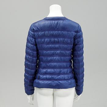 Moncler, dunjacka, storlek 2.
