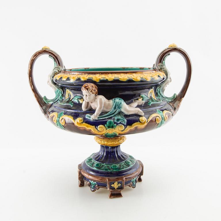 Vase Neo-Renaissance Rörstrand circa 190 majolica.