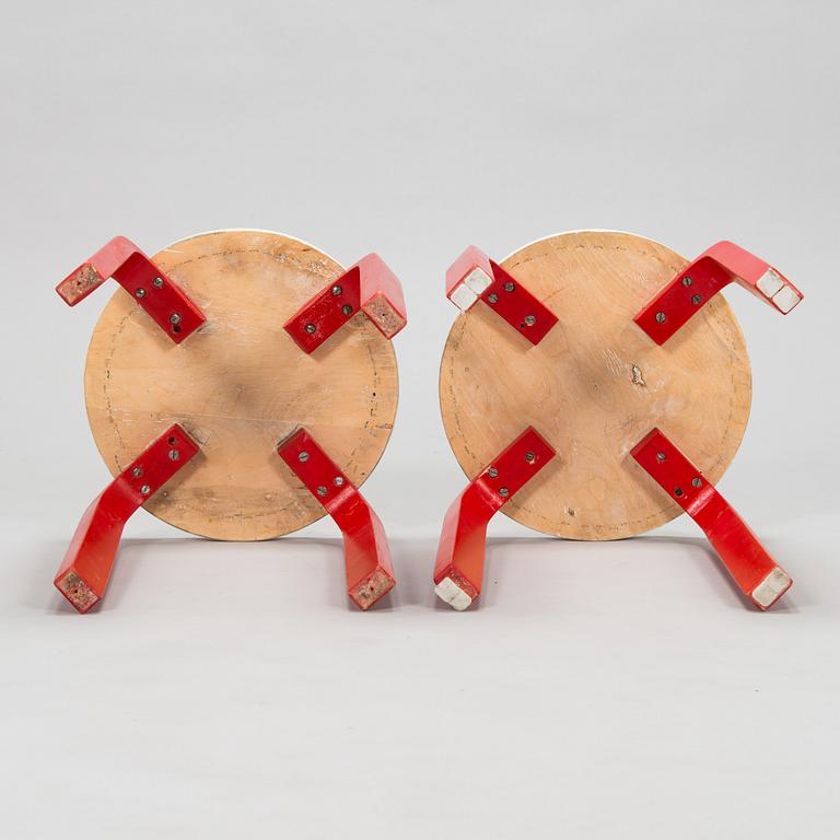 Alvar Aalto, pallar, 2 st "60",  O.Y. Huonekalu-ja Rakennustyötehdas A.B 1900-talets mitt.